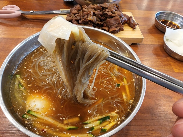돈쌈냉면 이미지