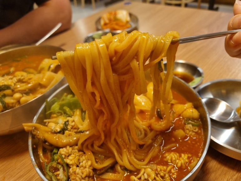 알.고니칼국수 이미지