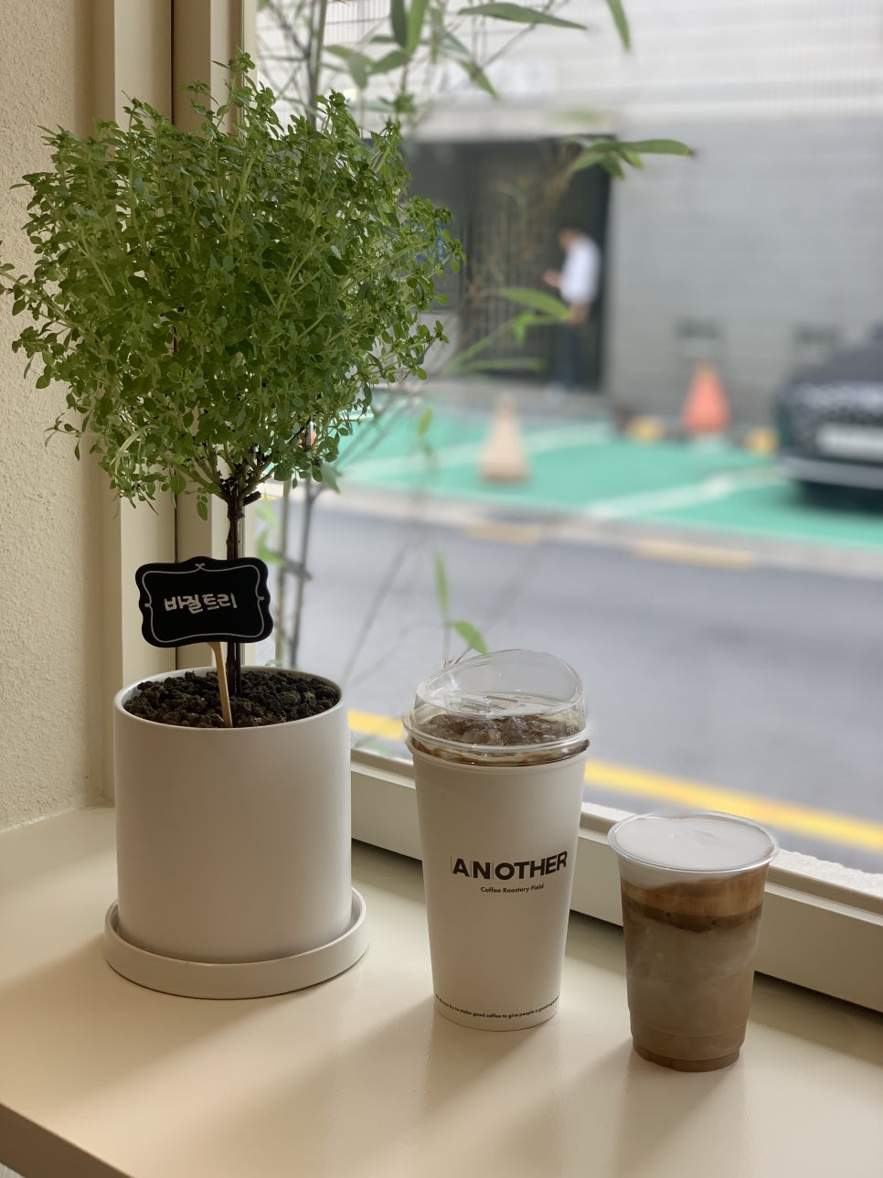 에이엔아더(A.N.OTHER) 이미지