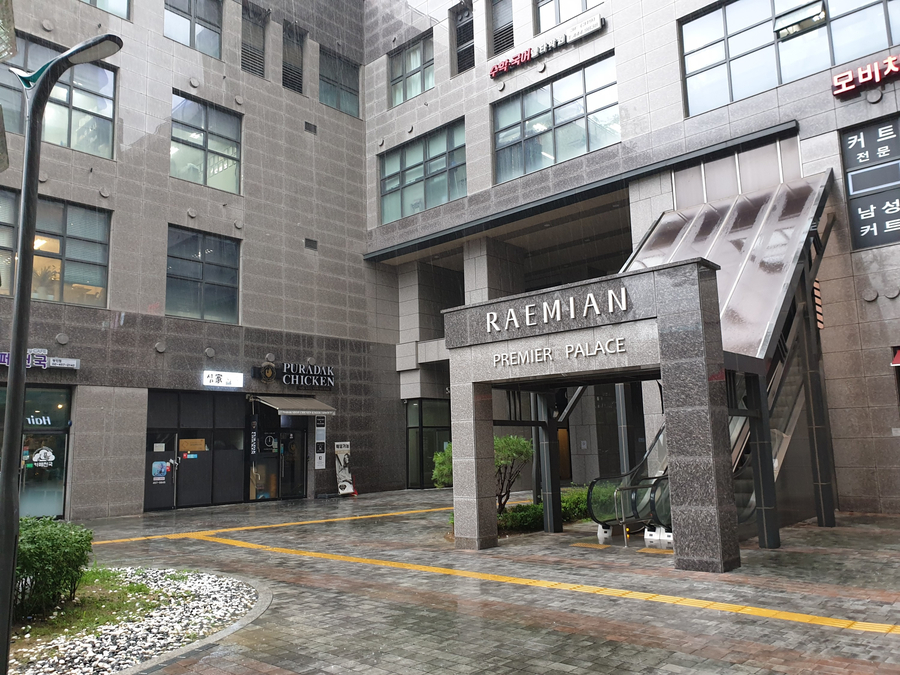색갈은짙은갈색 이미지