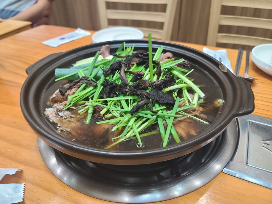 참일능이버섯백숙 이미지