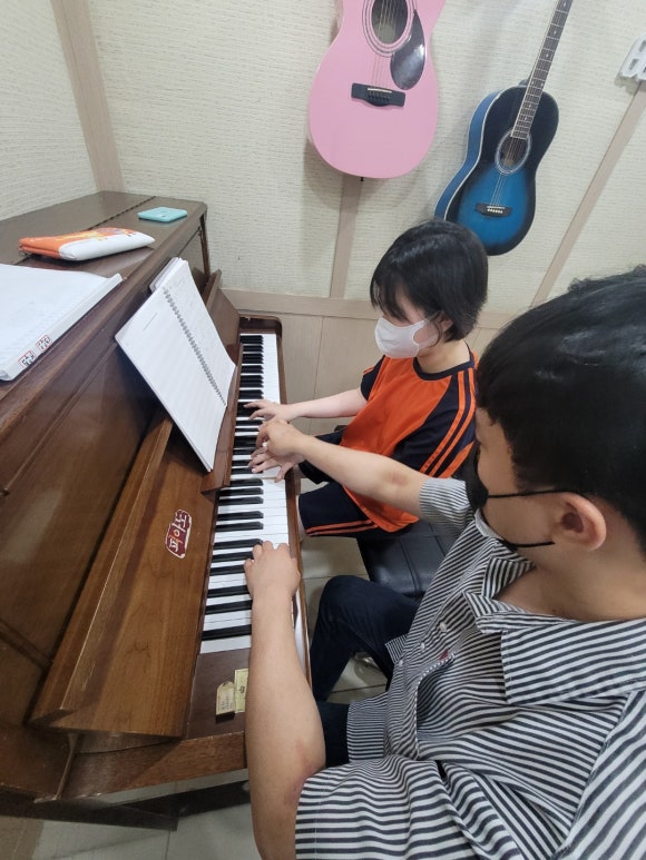 예그리나피아노 이미지