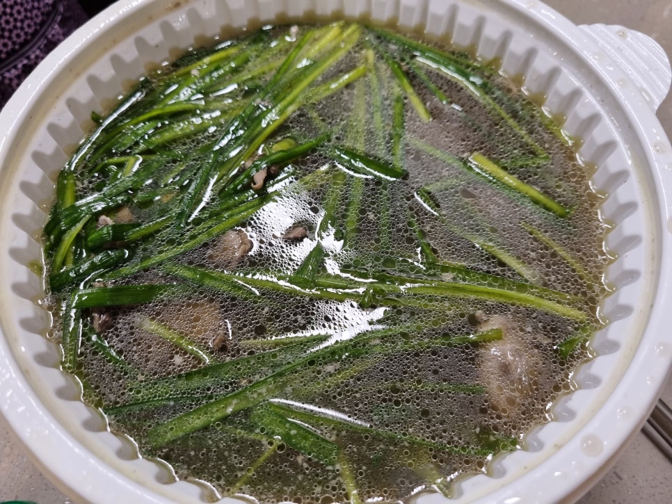 윤닭능이백숙 이미지