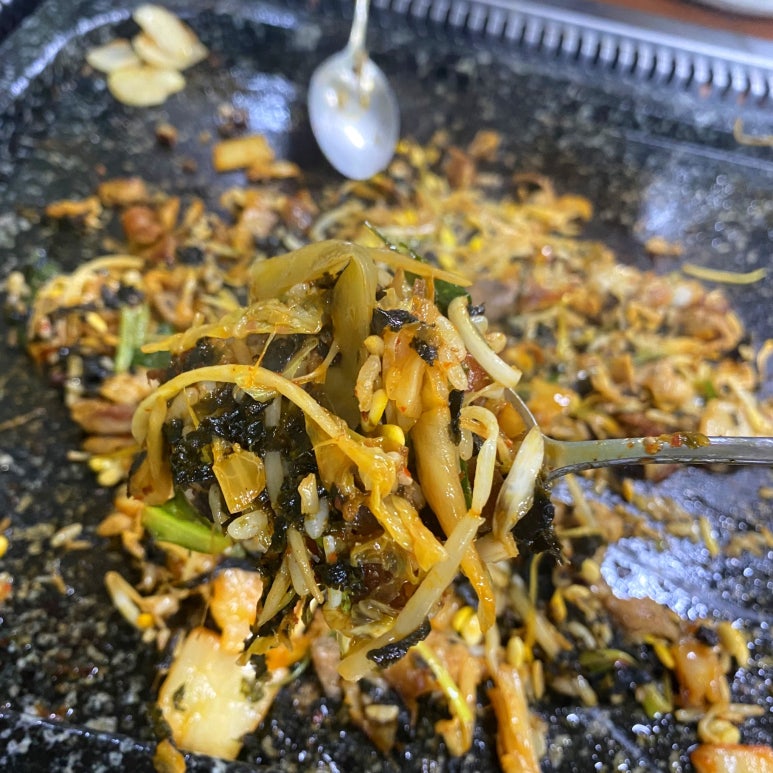 몽침이돌판구이 이미지