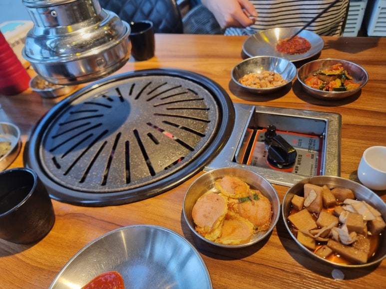 옥포윤식당 이미지