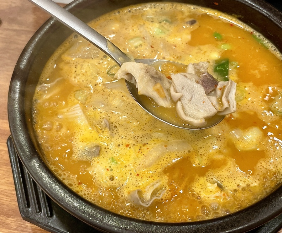 장모묵은지흑돼지찌개 이미지