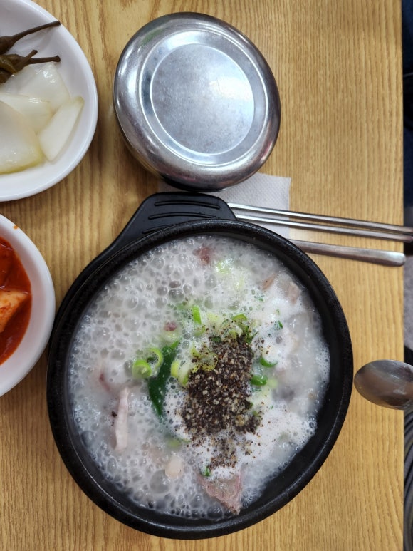 우거지 품은 순대국 이미지