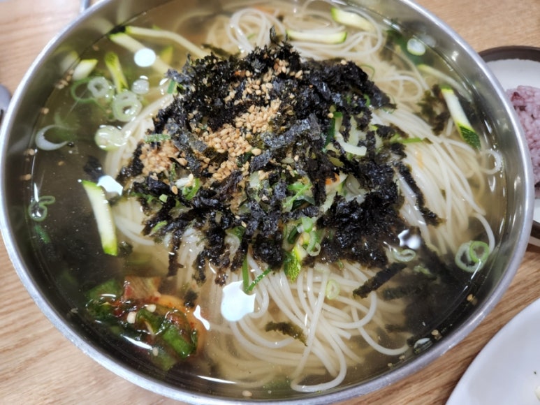 왕잔치국수 이미지