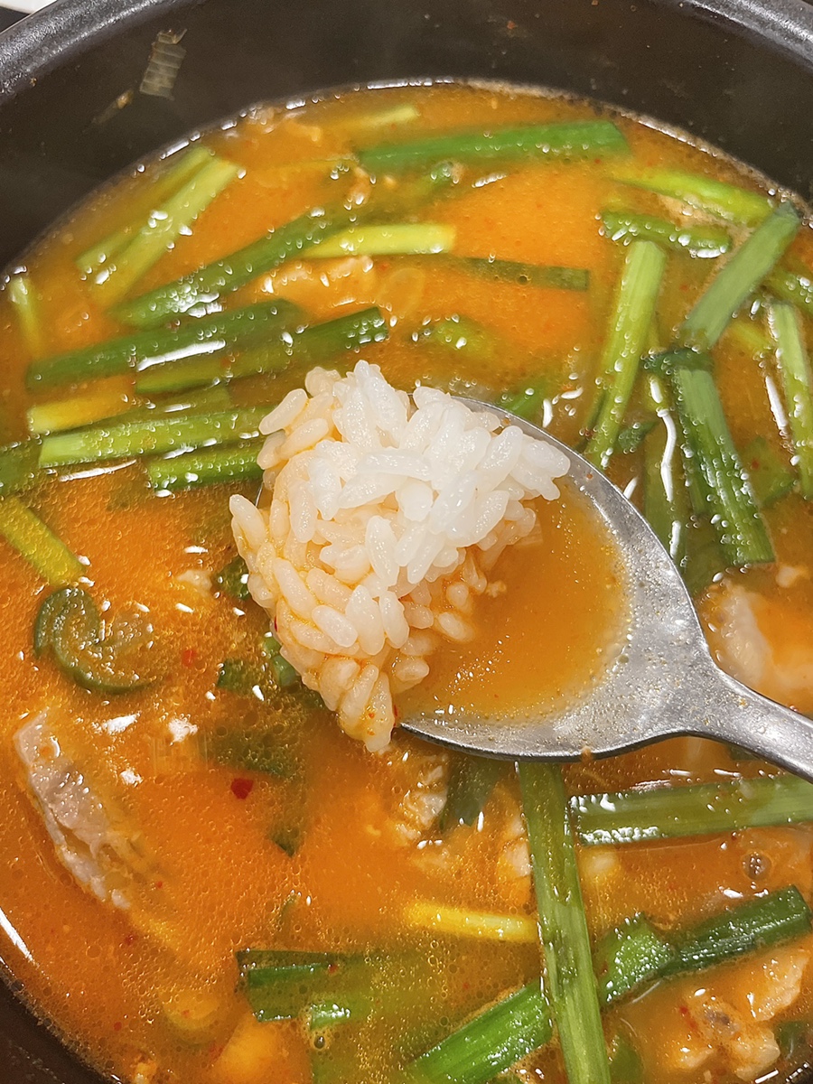 장모묵은지흑돼지찌개 이미지