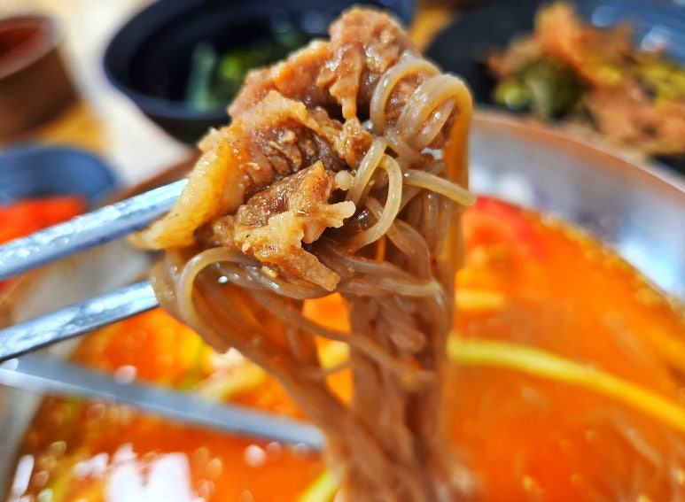 욕쟁이할매냉면 이미지