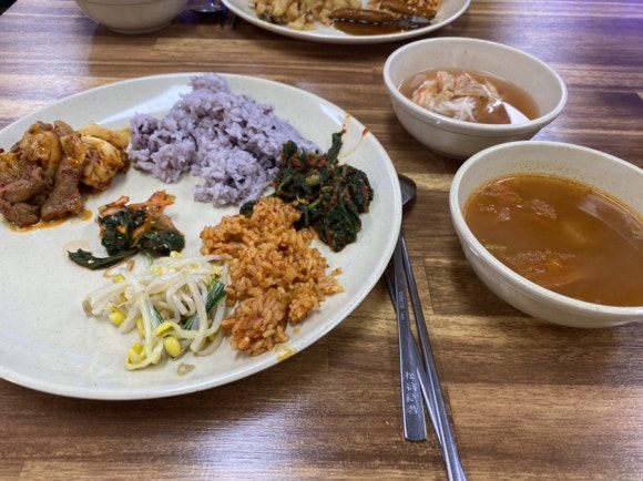 청년한식뷔페 이미지