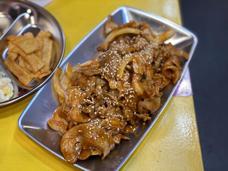 고기반햄반김치찌개 이미지