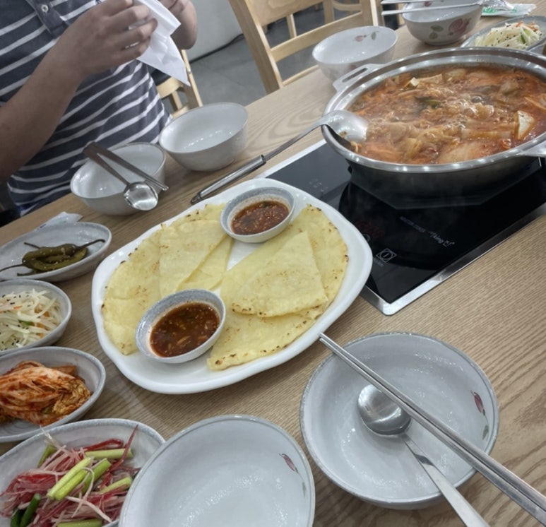 은우네생고기김치찌개 이미지