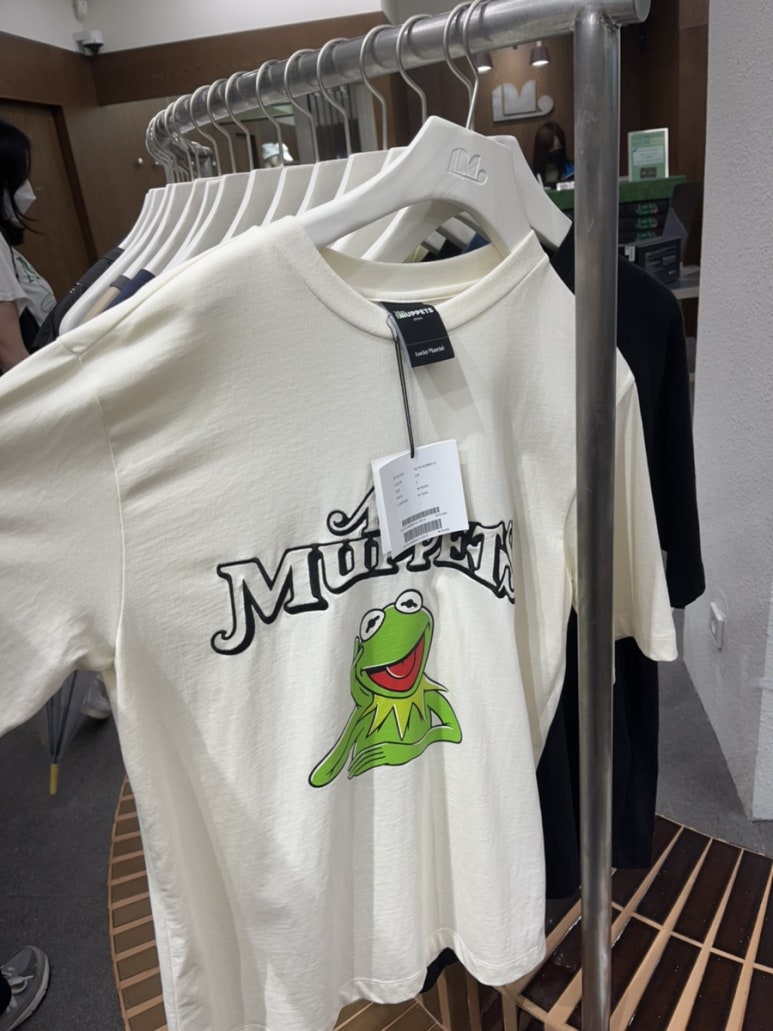 숲의류매장 이미지