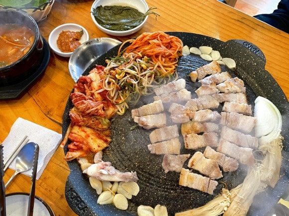 돈대감솥뚜껑삼겹살 이미지