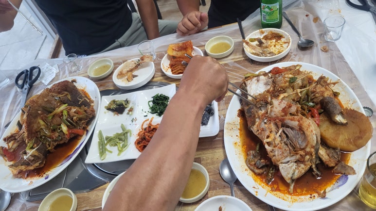 우성회센터 식당 이미지