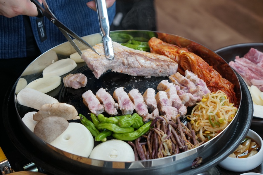 고부돈솥뚜껑구이 이미지