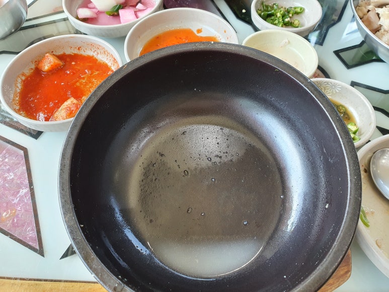 유량돌솥삼계탕족탕전문점 이미지
