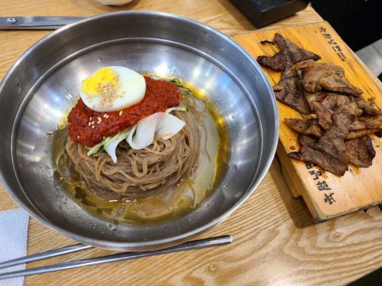 이월냉면 이미지