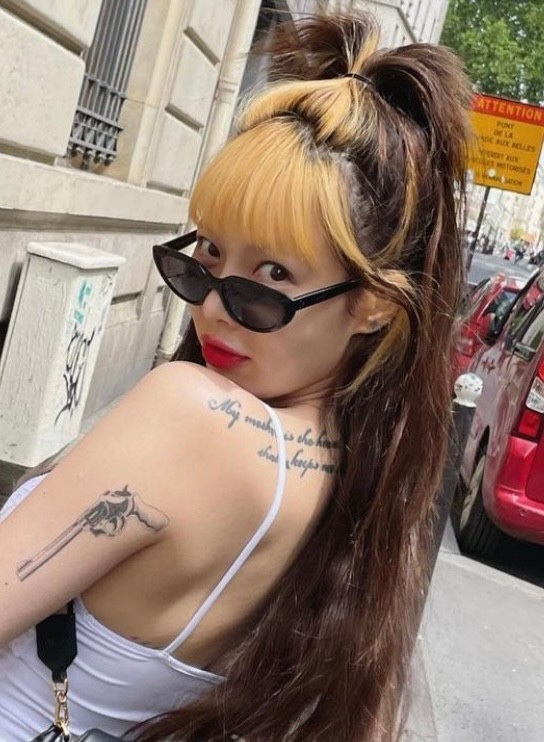 튀는머리 이미지