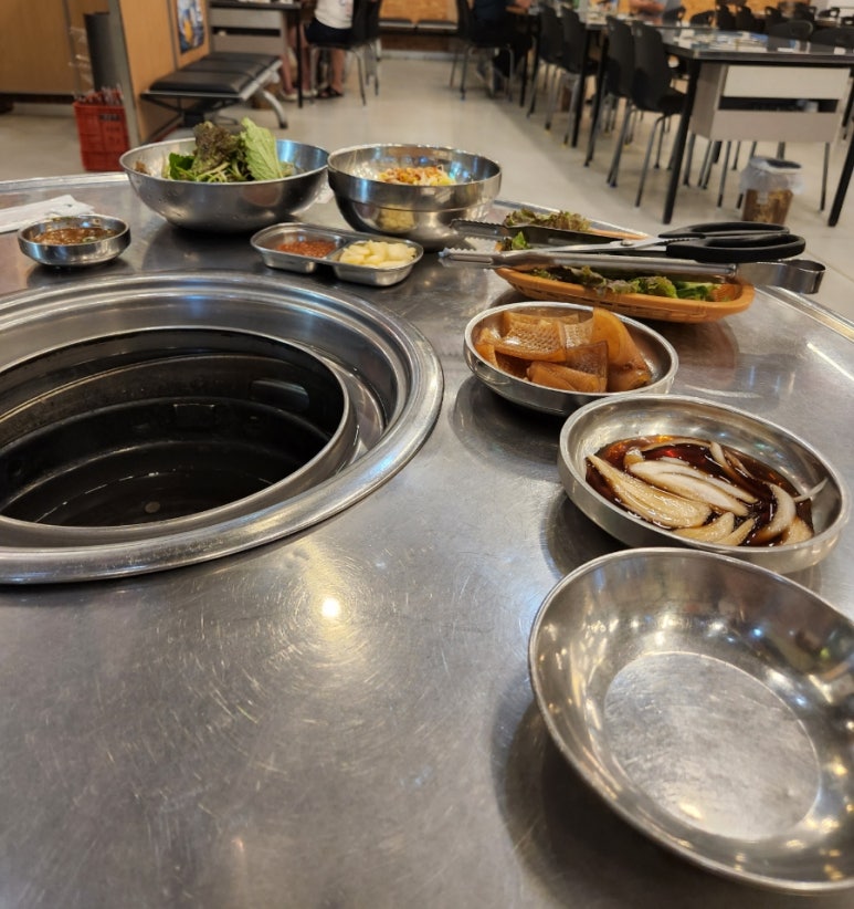 창고형 초벌 왕소금구이 이미지