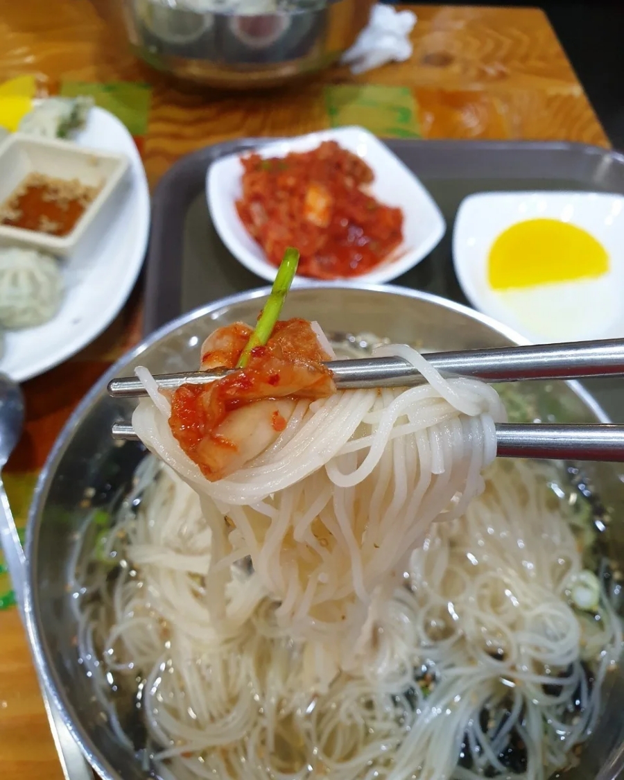 국수먹방 이미지