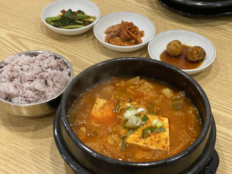 혼밥대왕 의왕오전점 이미지