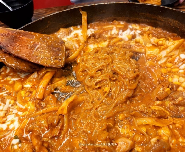 유가네닭갈비사직구장점 이미지