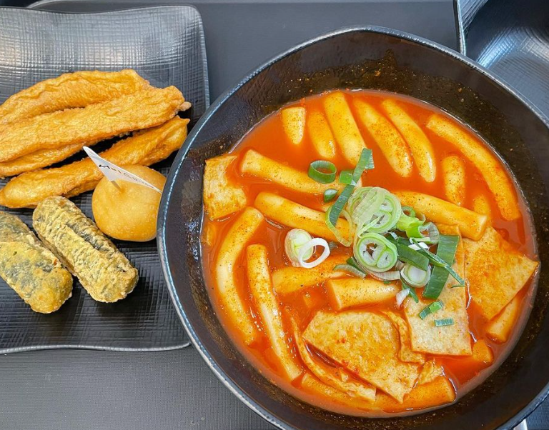 을찌로국물떡볶이 이미지