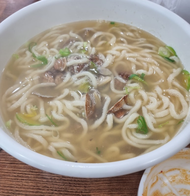 타래바지락칼국수 이미지