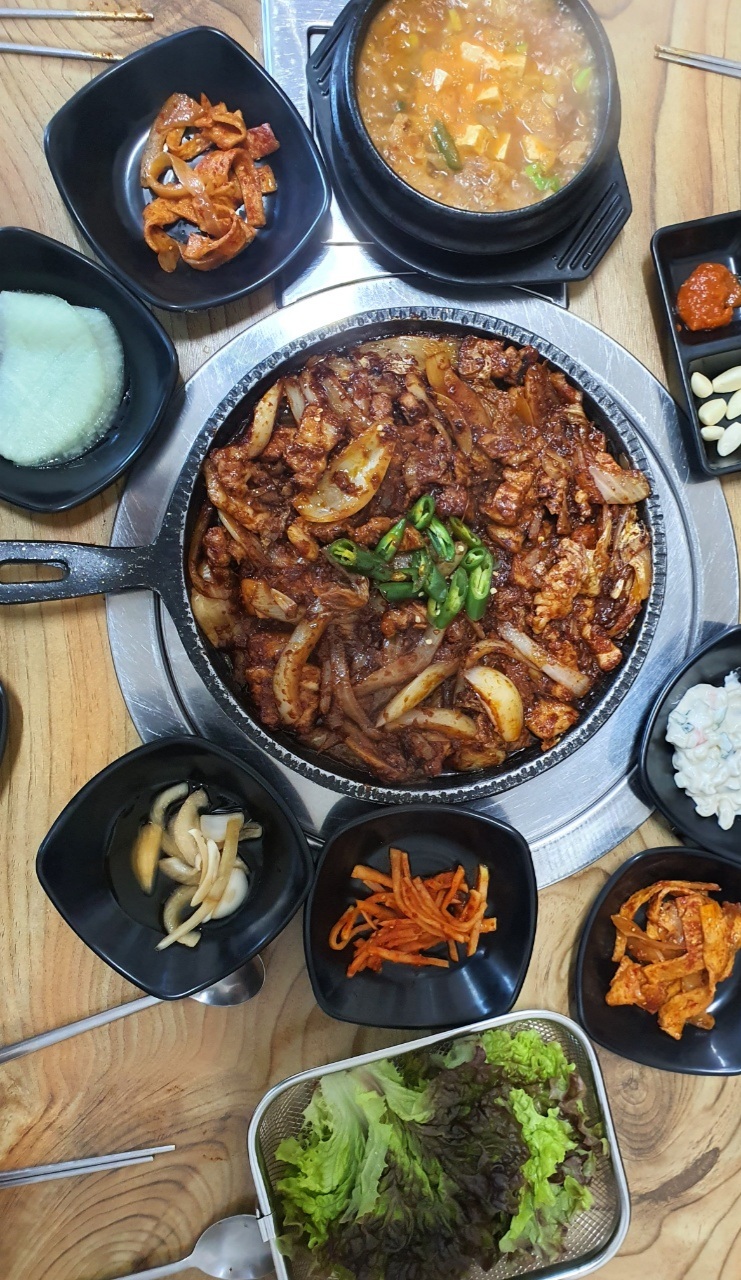 촌돼지 이미지