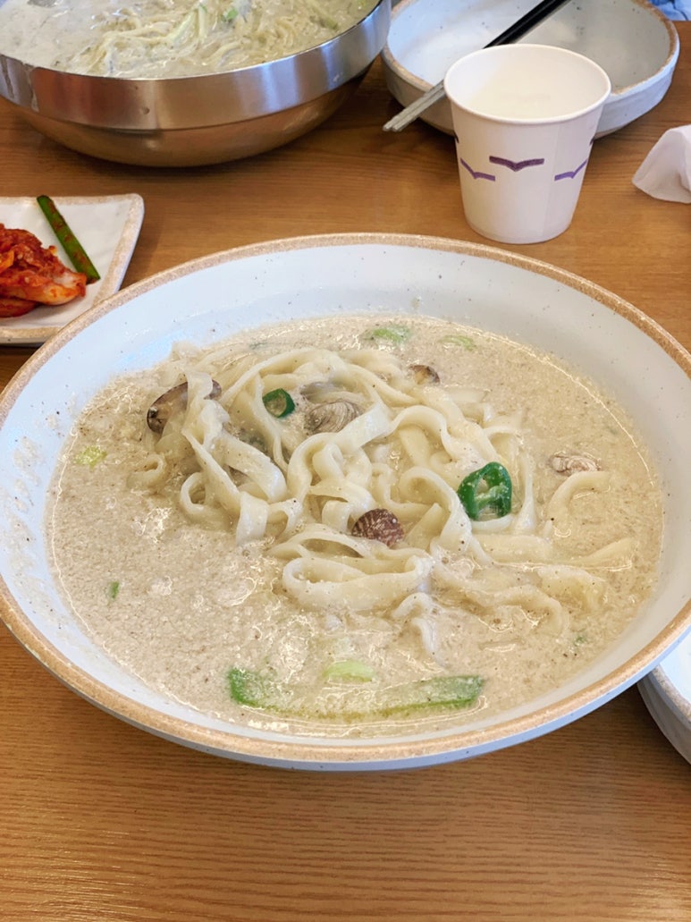 들깨칼국수 이미지