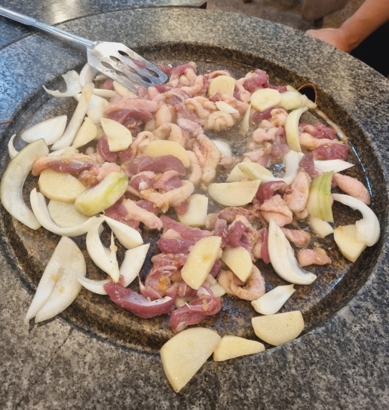 광주생오리돌구이전문 이미지