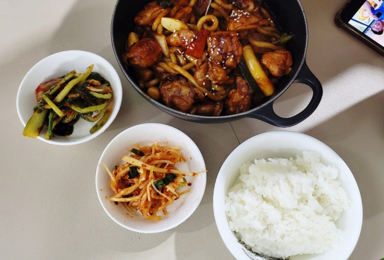 꾸메바베큐치킨 이미지