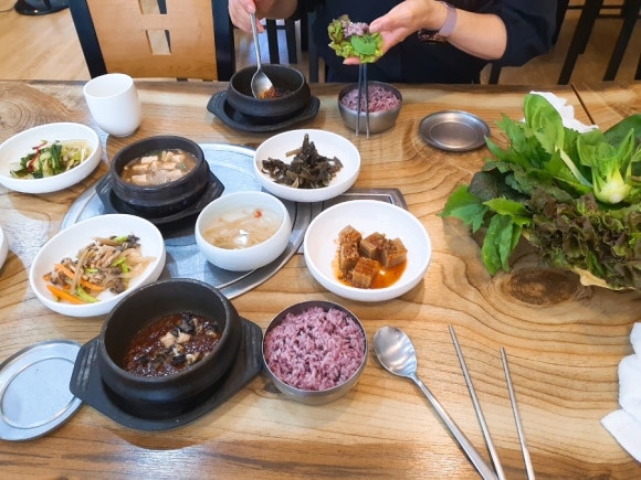 큰바우식당 이미지