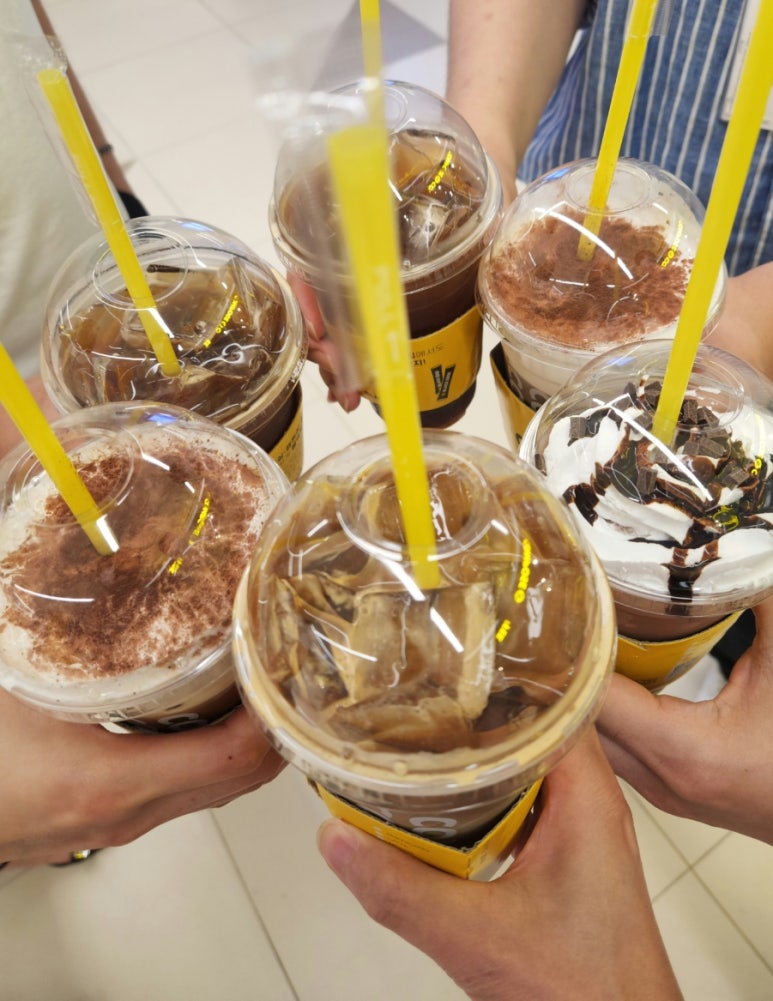 컴포즈커피판교 이미지