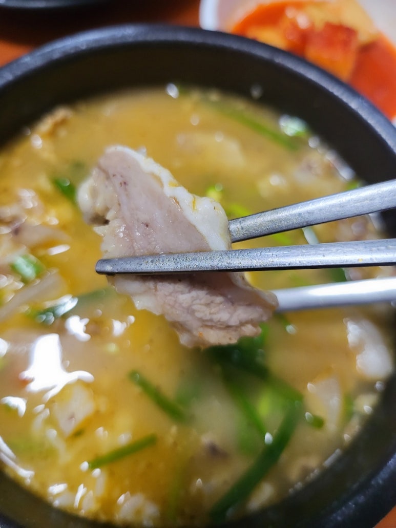 토종닭곰탕 이미지
