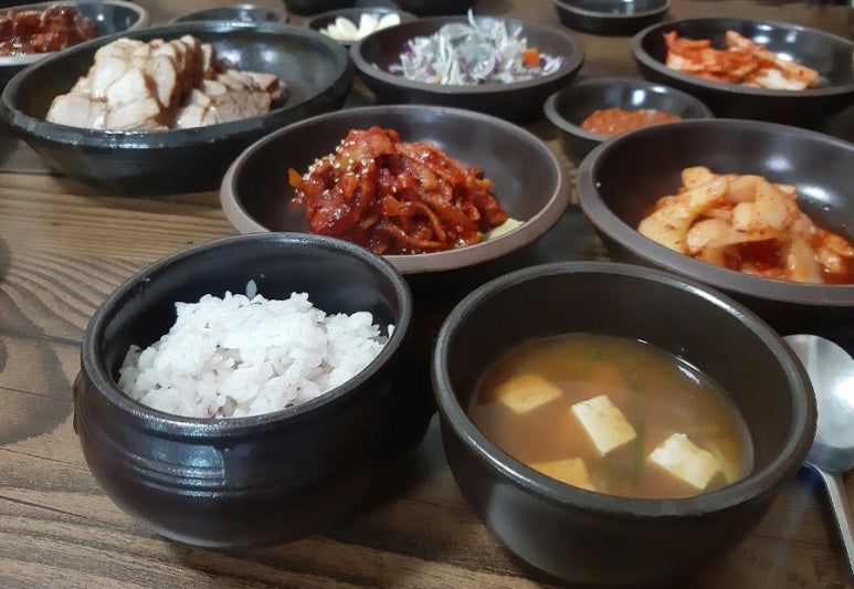 황산항아리보쌈 이미지