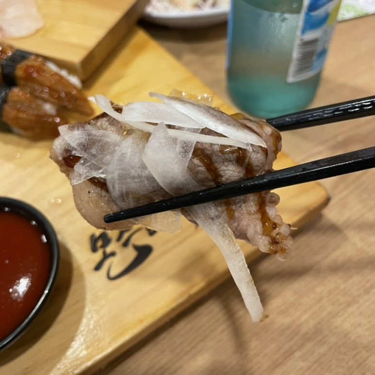몬스터스시앤사시미서 이미지