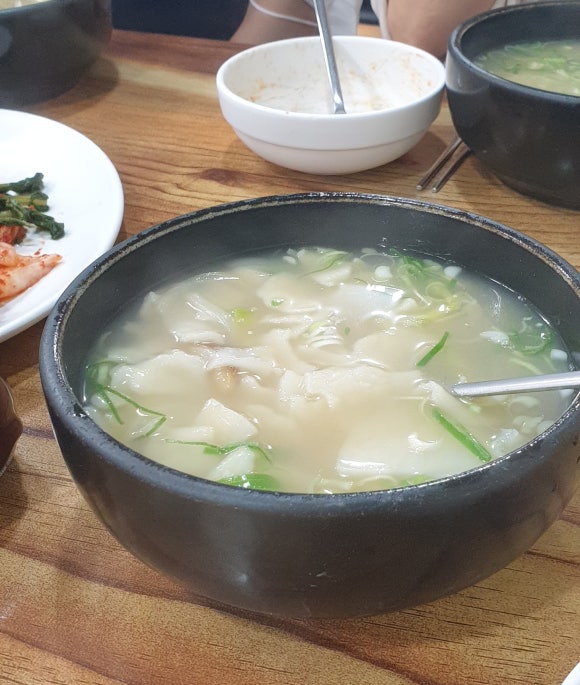 고전칼국수 이미지