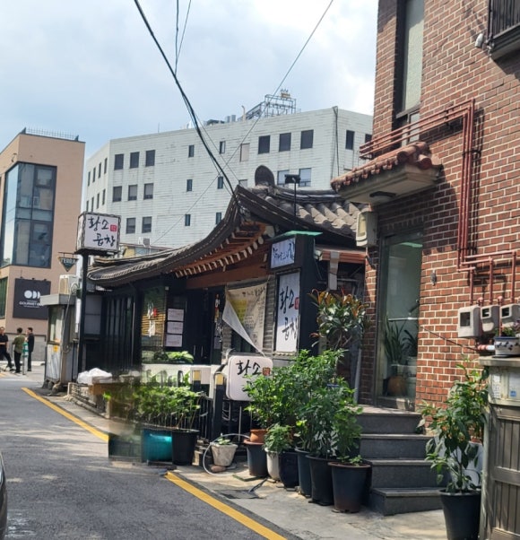 달팽이가 그린 집 이미지