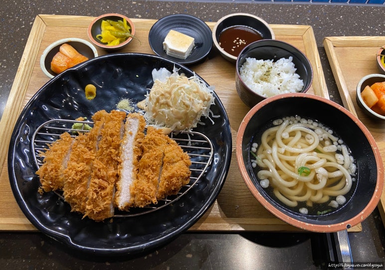부엉이돈가스스타필드 이미지