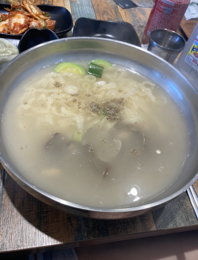 수란손칼국수 이미지