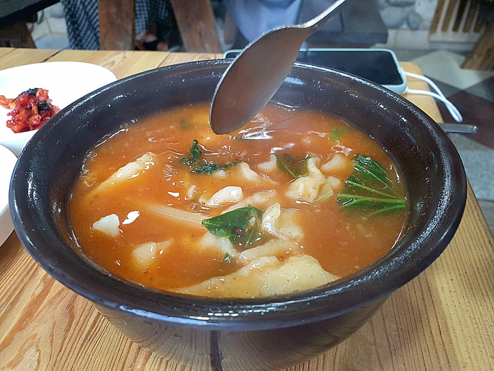 어탕맛칼국수 이미지