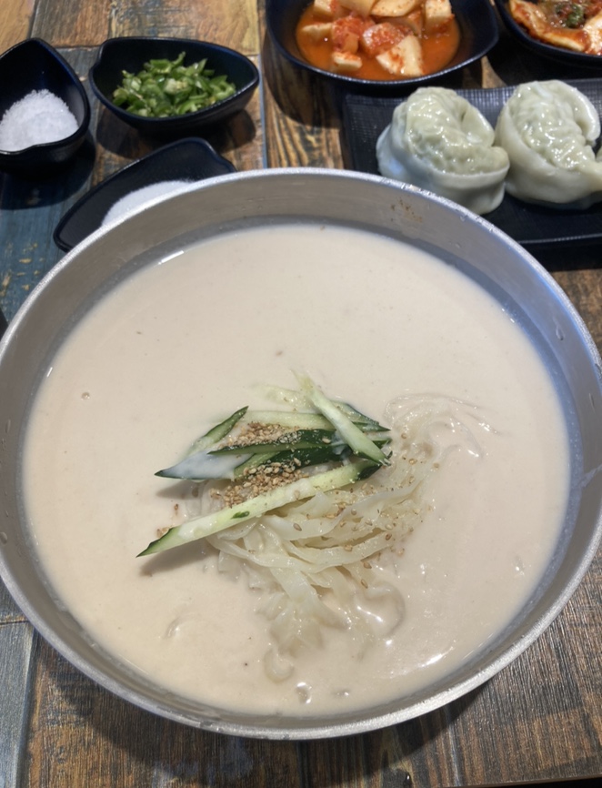 수란손칼국수 이미지