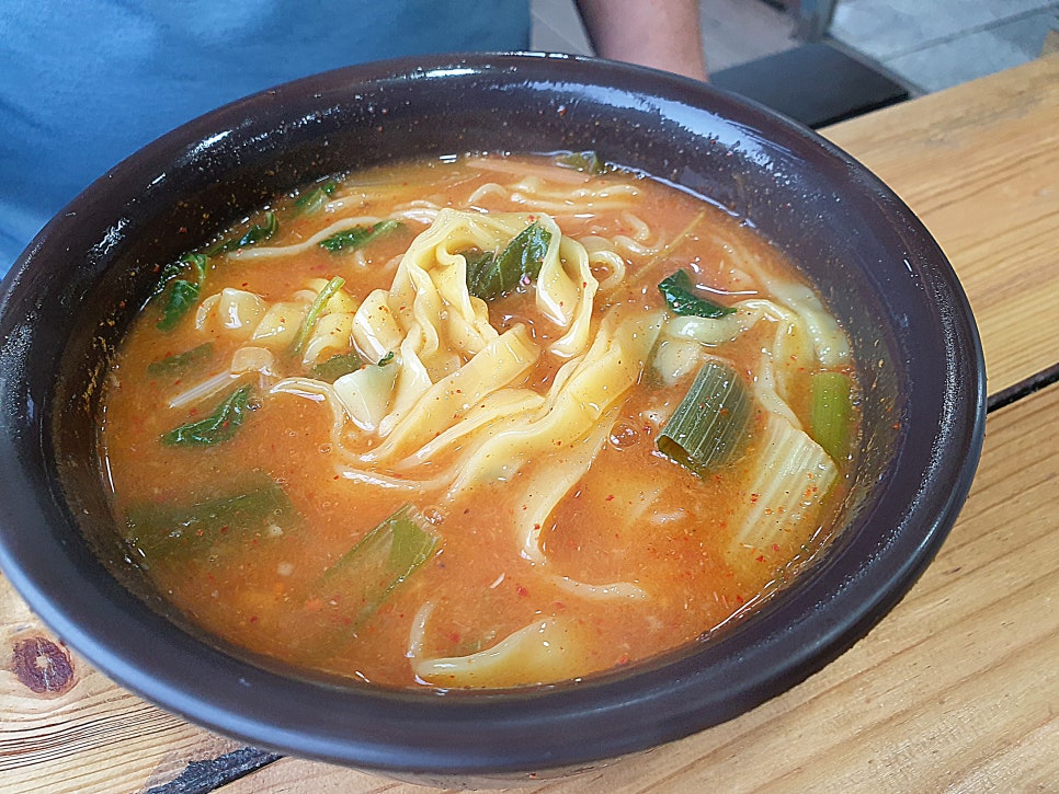 어탕맛칼국수 이미지