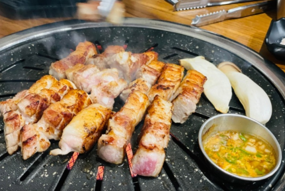 이층고깃집 이미지
