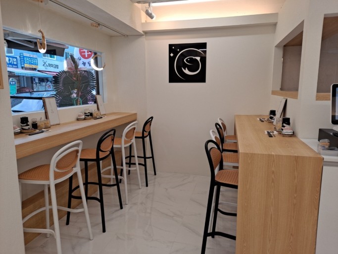 낮달초밥사시미 이미지
