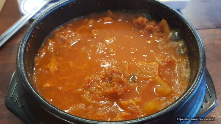 돈까스와김치찌개 이미지