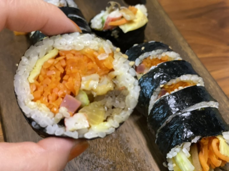 원조한입쏘옥김밥 이미지